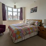 Cherry View House 3 Bed Garden Parking Sleeps 8