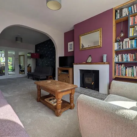 Ferienhaus Cherry View House 3 Bed Garden Parking Sleeps 8 *