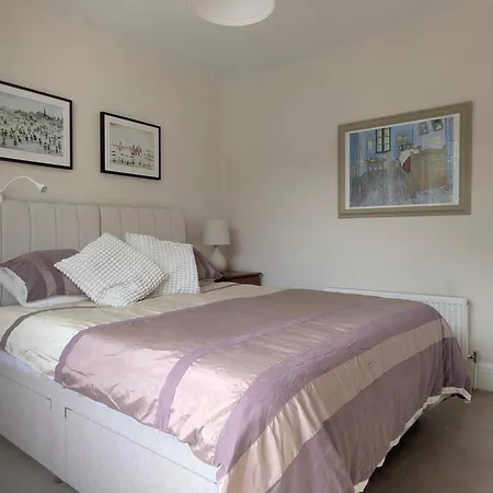 Ferienhaus Cherry View House 3 Bed Garden Parking Sleeps 8