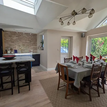 Cherry View House 3 Bed Garden Parking Sleeps 8 Tatil Evi Bristol