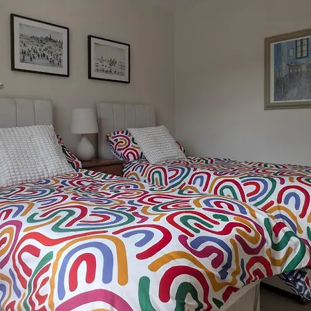 Tatil Evi Cherry View House 3 Bed Garden Parking Sleeps 8 *